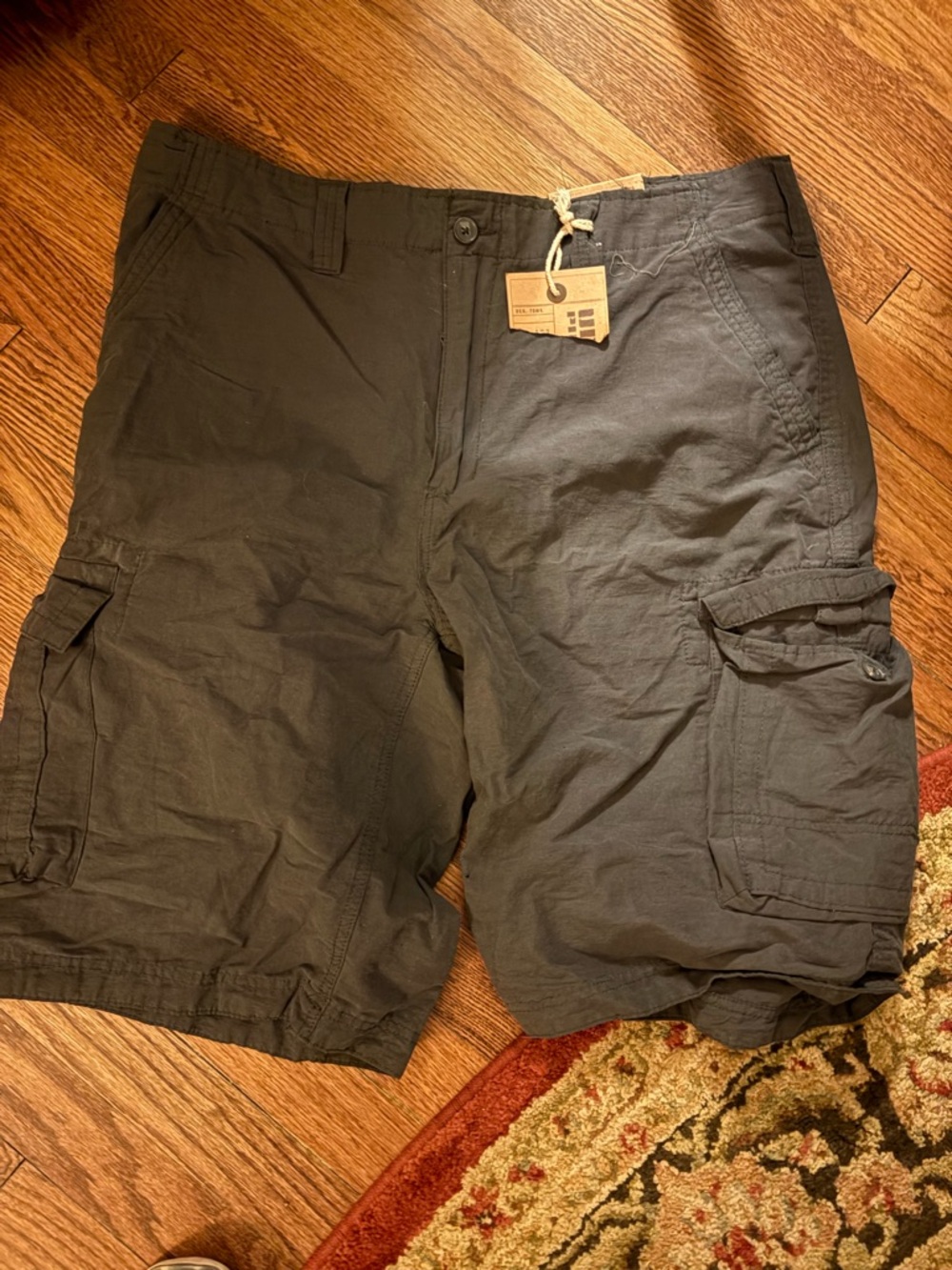 5 PAIRS! MEN’S SIZE 38 CARGO SHORTS BUNDLE! New/ Like new